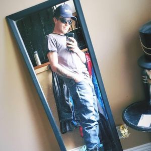 Meet your Posher, Adam